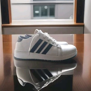 WHITE SNICKER - WITH STRAP- FINAX - NAAC - Picture 1 of 12