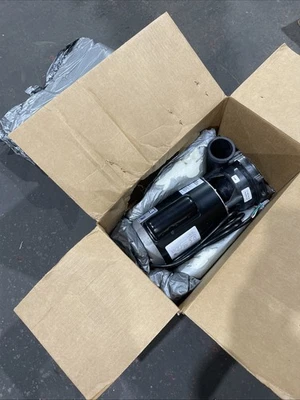Waterway 3721621-1D 4-HP 230v 2-Spd 2"x2" 56-Frame Exec Spa Pump New - Image 1 of 4