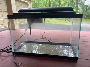 Used Aqueon Aquarium Kit 10 Gallon - Picture 1 of 6