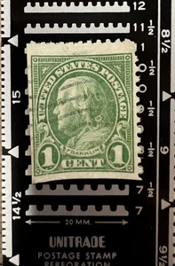 BEN FRANKLIN~LEFT FACING~ONE CENT~LIGHT GREEN STAMP~FLAT PLATE~1922-1925~PERF 10 - Picture 1 of 5