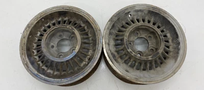 Par de llantas de 2 radios de sable 56 Cadillac 15x6 moldura Eldorado Biarritz Foto 1 de 4