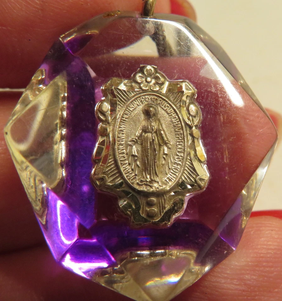 VINTAGE VIRGIN MARY RELIGIOUS PRAY STERLING PURPLE CATHOLIC Pendant 18" Necklace - Image 1 of 4