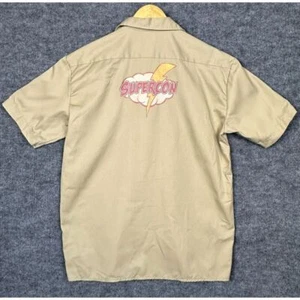 Camisa Dickies Para Hombres L Bronceada Manga Corta Abotonada SUPERCON Cómics Anime Juegos - Imagen 1 de 9