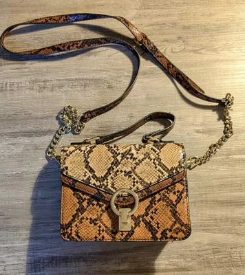 Bolso de mano marca para mujer Foto 1 de 4