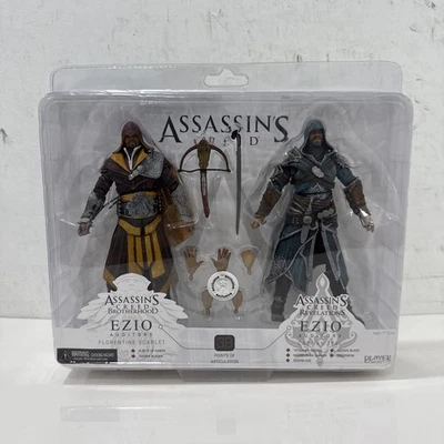 Assassin's Creed Toys R Us Ezio  exclusive set of two Figures NIB - Image 1 of 4