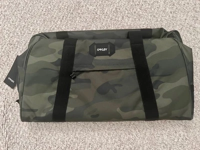 New Oakley Large 50L Camo Duffle Street Bag - Hand & Shoulder Strap Carry - Image 1 of 4