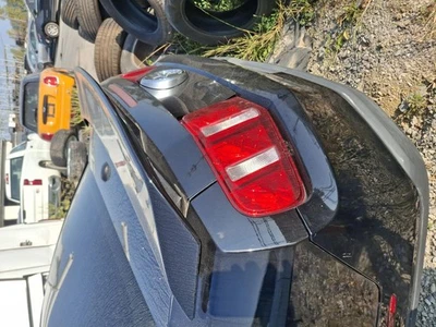 Conjunto de luz trasera izquierda usada se adapta a: Ford Mustang 2010 grado A izquierdo Foto 1 de 4