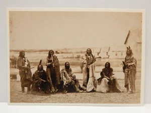 Cheyenne And Sioux Chiefs Postcard - Picture 1 of 2