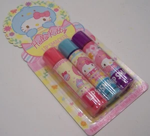 Paquete de 3 bálsamos labiales Lip Smacker Hello Kitty GUAYABA, FRAMBUESA Y CEREZA ~ NUEVO - Imagen 1 de 3