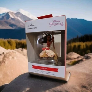 Disney Princess MOANA Christmas Ornament - Picture 1 of 3