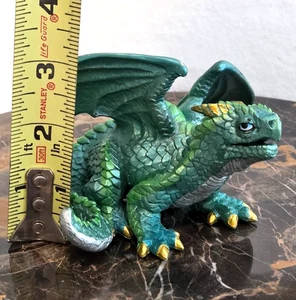 Safari JUGENDLICHER DRACHE Figur grün Natur Fantasy Figur 2017 - Bild 1 von 10