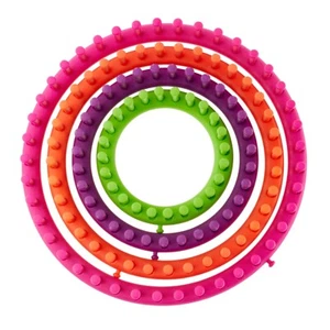 Knit Quick Knitting Loom + 5 skeins of yarn and 8 crochet hooks of various sizes - Picture 1 of 6