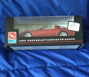 AMT 1999 Chevrolet Corvette Coupe Model 1:32 Scale - Picture 1 of 3