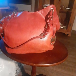 downtown astor small pebbled leather shoulder bolsa