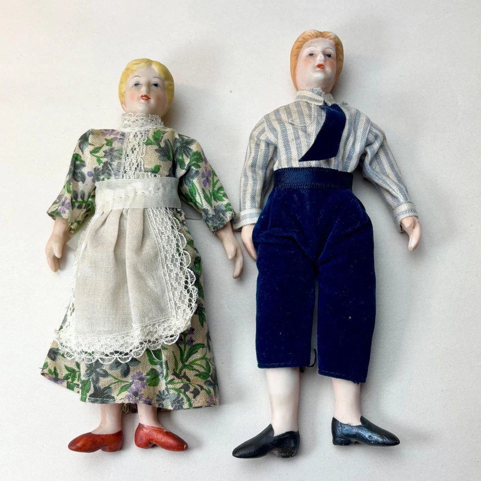 Muñeca Antigua Miniatura Alemana Pintada Bisque Antigua Pareja Niño Niña Vestido Foto 1 de 4
