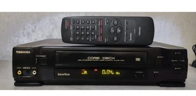 TOSHIBA V-304T VIDEOREGISTRATORE VHS 3 TESTINE CON TELECOMANDO ORIGINALE  - Immagine 1 di 4