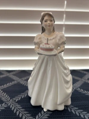 1992 ROYAL DOULTON HN3423 “BIRTHDAY GIRL” Bone China Girl & Cake Figure 5" - Image 1 of 4