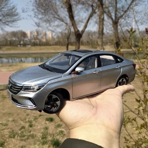 1/18 chino GAC Trumpchi GA4 sedán modelo diecast color plata - Imagen 1 de 12