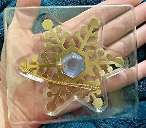 Avon Snow Gem Birthstone Ornament March Aquamarine - Picture 1 of 1