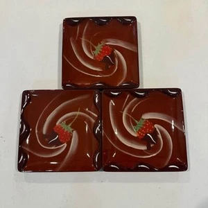 Juego de 3 platos de postre cuadrados de arte de arcilla con diseño de fresa - Imagen 1 de 5