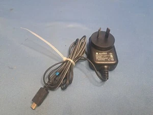 Genuine Motorola 5103 AC Wall Charger Adapter - Picture 1 of 3