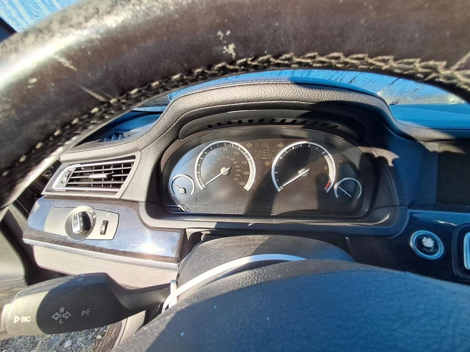 BMW ALPINA B7 2011 velocímetro clúster doble turbo 4,4 L usado 108 k millas Foto 1 de 1