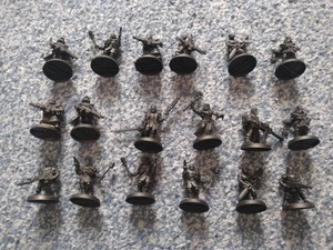 WARHAMMER 40K DARK VENGEANCE CULTISTS x18 TETCHVAR ANARKUS G/VG GAMES WORKSHOP - Picture 1 of 6