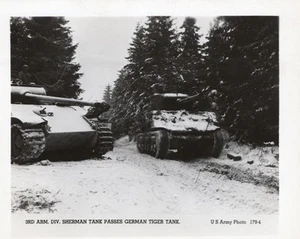 WW2 Original Photo- 3RD ARM DIV SHERMAN TANK PASSES GERMAN TIGER WWII - Picture 1 of 1