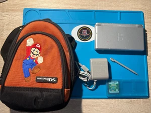 SILVER Nintendo DS Lite System+Mario Case, Stylus, GBA Cover, 1 Game& Power Plug - Picture 1 of 16