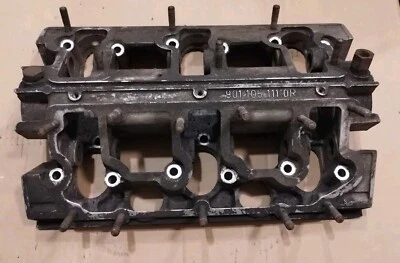 Carcasa del árbol de levas Porsche 911 901 9011051110R - 1/74 Foto 1 de 4