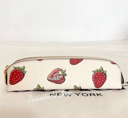 Astuccio portamatite Coach nuovo con etichetta con stampa fragola CAP08