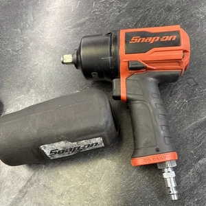 Snap On 1/2" Drive Red Pnuematic Impact Wrench PT850 DEMO - Picture 1 of 10