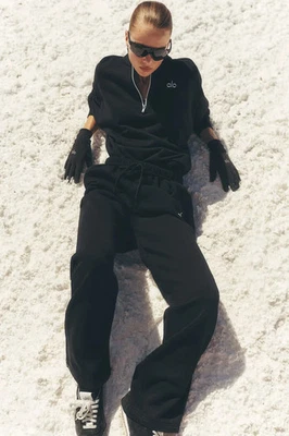 Pantalones deportivos Alo Yoga para mujer con acaparamiento de pierna recta - ¡Elige color y talla! Foto 1 de 4