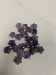 21-teiliges Set mit 4 polierten Amethysts zur Schmuckherstellung mit Löchern - 84 Teile - Bild 1 von 3
