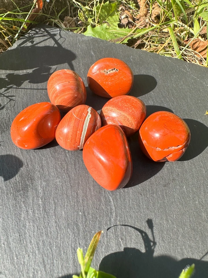 Jaspe Rouge - Pierre Roulée 3 à 4 cm - Pierre Naturelle de Lithothérapie - Photo 1/1