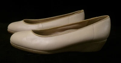 SOFTSPOTS ZAPATOS PLANOS DE CUERO BLANCO ROTO ESTILO BALLET TACÓN CUÑA - 8,5W Foto 1 de 4