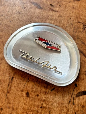 1957 雪佛兰 Bel Air Horn 中心徽章-全新 — 第 1/4 张图片