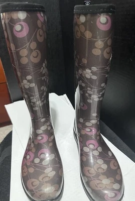 Botas de Lluvia Kamik Olivia para Mujer, Talla 9M Marrón Con Formas Rosa, Marrón y Gris Foto 1 de 4