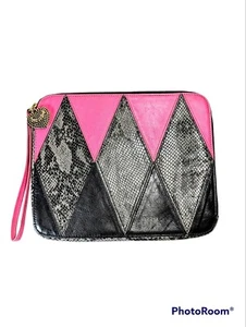 Juicy Couture Leather iPAD Tablet Sleeve Holder Argyle Pink Wristlet Bag Vintage - Picture 1 of 8