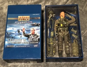 Elite Force Aviator George W. Bush scala 1/6 figurina articolata da collezione - Foto 1 di 6