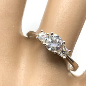 Anillo de tres piedras de plata de ley 925 circonita cúbica transparente circonita cúbica talla 7,75 - Imagen 1 de 6