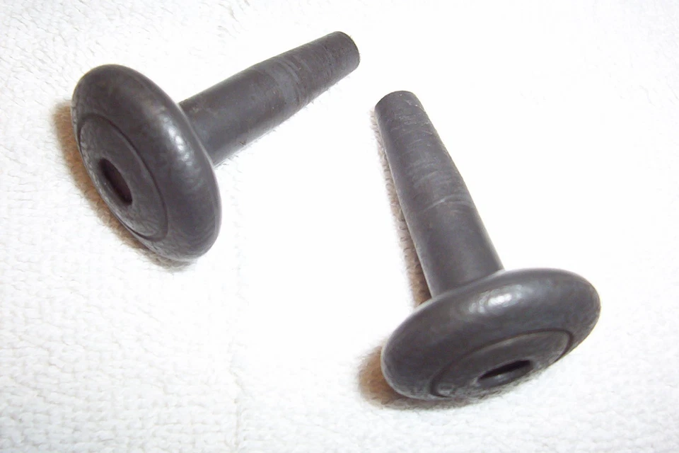 Isuzu Trooper 1990 a 2002 OEM gris perilla de bloqueo de asiento trasero liberación usada Foto 1 de 1