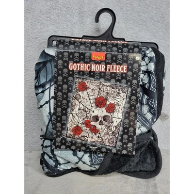 Spirit Halloween Gótico Polar Manta Calavera con Rosas y Telaraña 50" x 60" Foto 1 de 3