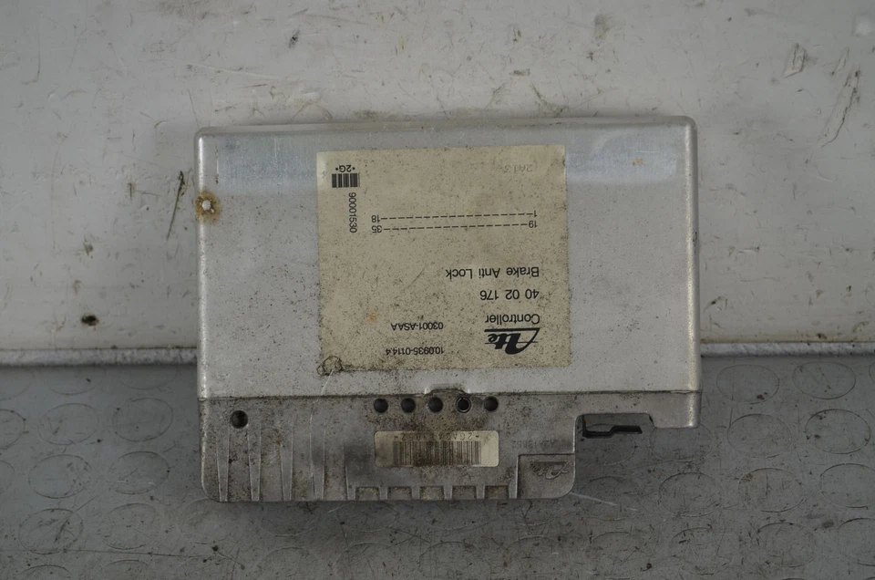 93272- Centralina ECU Saab 900 Dal 1979 al 1993 Cod 4002176 - Immagine 1 di 4