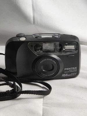 VTG Pentax IQZoom EZY 35mm Point & Shoot Zoom Film Camera Auto Focus - Working! - Image 1 of 3