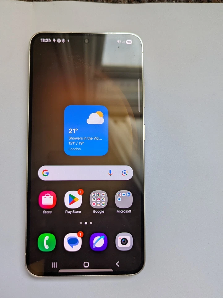 SAMSUNG GALAXY S23 128GB UNLOCKED Cream GOOD CONDITION ALL ORIGINAL AND BOX - Image 1 of 4