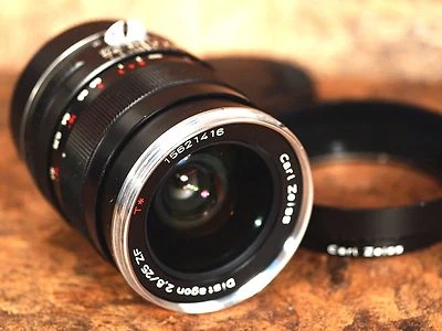 Zeiss 25mm f/2.8 Distagon T* ZF (ZE) Lens for CANON - Read Details!  - Image 1 of 4