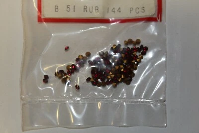 LIONEL NO. 700E-165 RUBY RED RHINESTONES MARKER LAMP(JEWELS) 12 DOZEN WHOLESALE - Image 1 of 4
