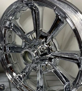 2017 -2023 front Rim Indian Scout BOBBER MAG CUSTOM CHROME WHEEL OEM EXCHANGES - Picture 1 of 7