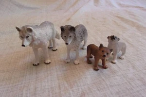 PVC Wolfs Pair Pups Schleich Grey Brown 1 Wolf CE Marked Animal Figures - Picture 1 of 16